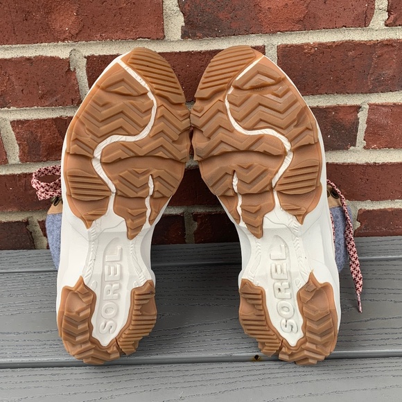 Sorel Kinetic Breakthru Conquest Waterproof Boots - Picture 8 of 13